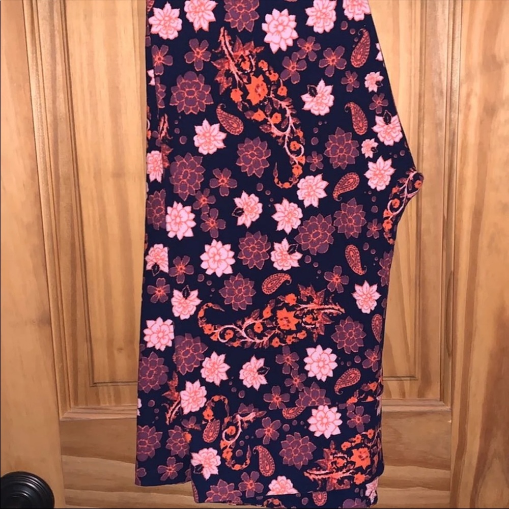 NWT TC Lularoe Floral Printed Leggings